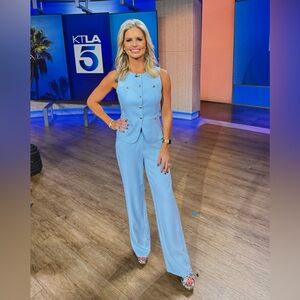 Sleeveless Light Blue Tailored 2 piece Jumpsuit size small (2) NWT*